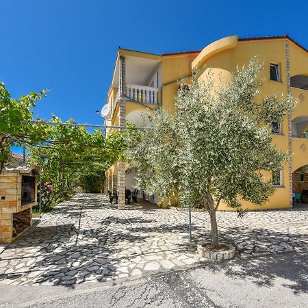 Apartments Mark - 200 M From Sea Novalja Exterior photo