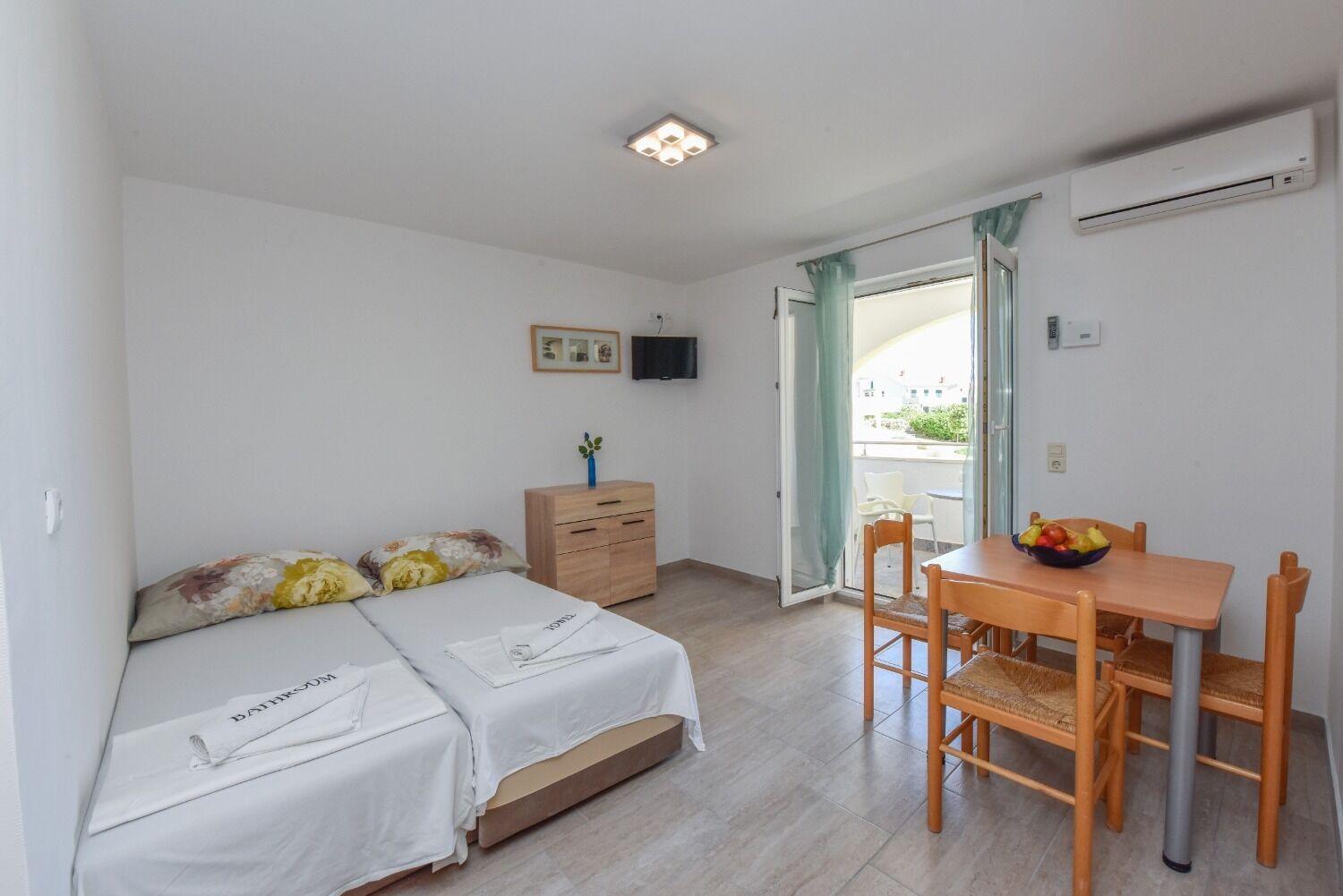 Apartments Mark - 200 M From Sea Novalja Exterior photo